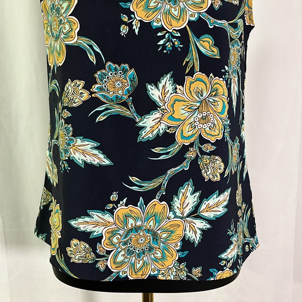 ๐ 6 for $35 โข J. Crew Factory Navy Multicolor Floral Sleeveless Ruffled Blouse - Picture 7 of 16